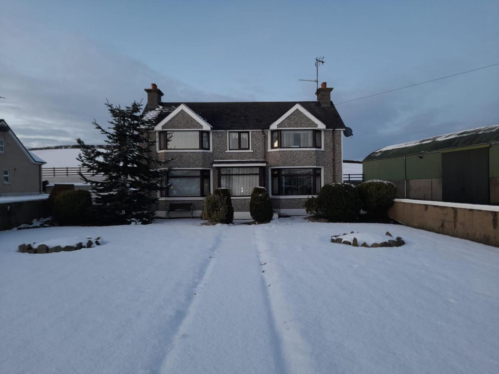 ניוקאסל The Mournes View Farmhouse מראה חיצוני תמונה